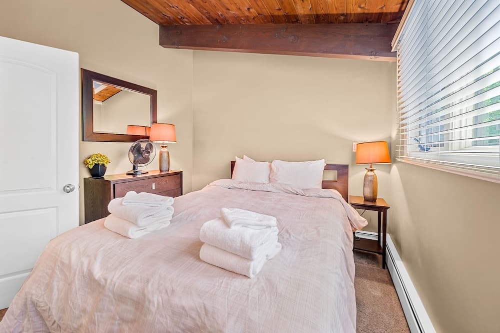 Alpine Court Chalet 4 Bedroom Home