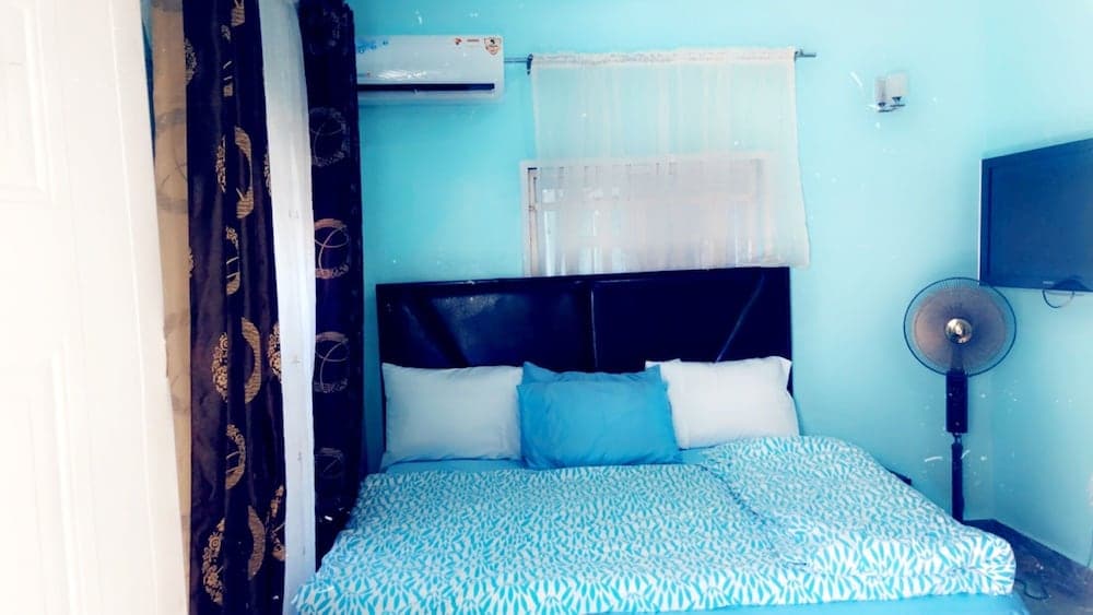 Dazzle Hotels and Apartments