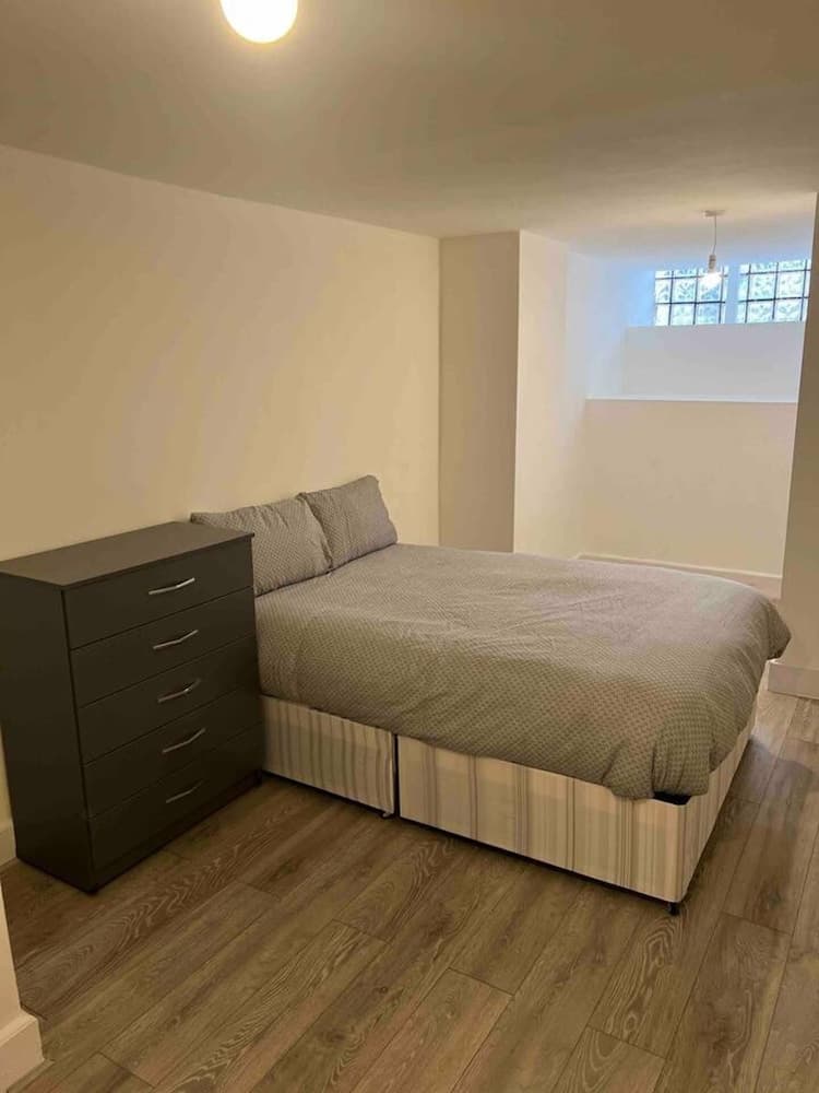 Spacious Luxury 2 Bedroom Apartment, Station 1min