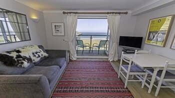 Clifton Court Apt 23 With Seaviews Heated Pool