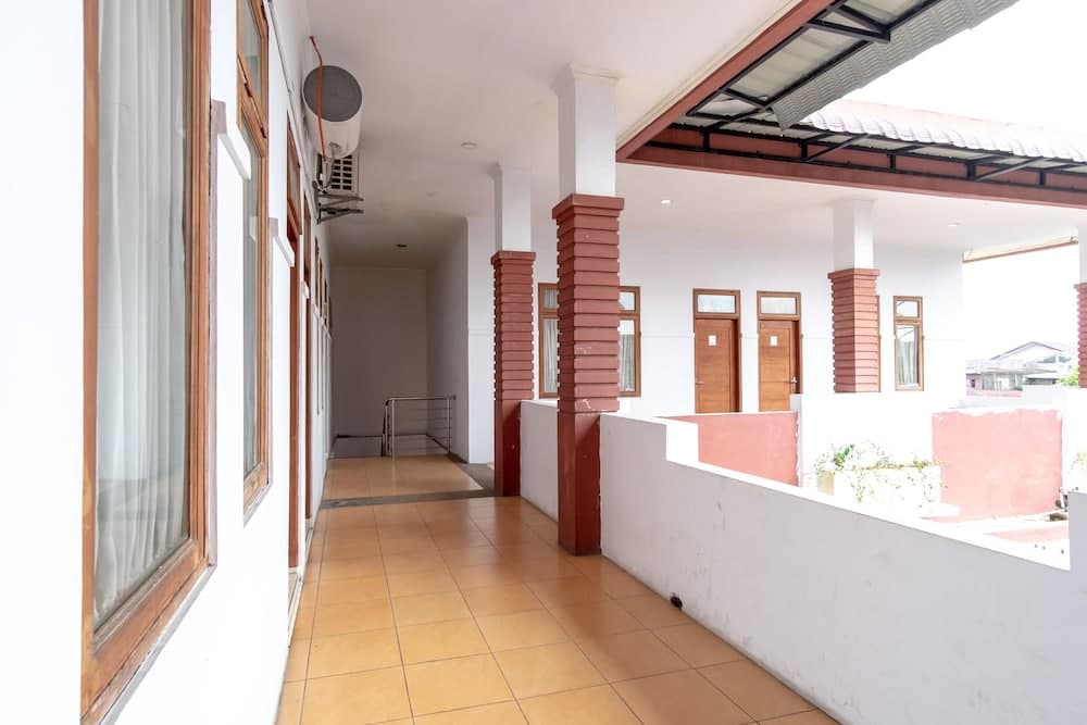 OYO 2777 Sleepover Sei Serayu