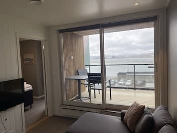 Arctic Sea Apartments