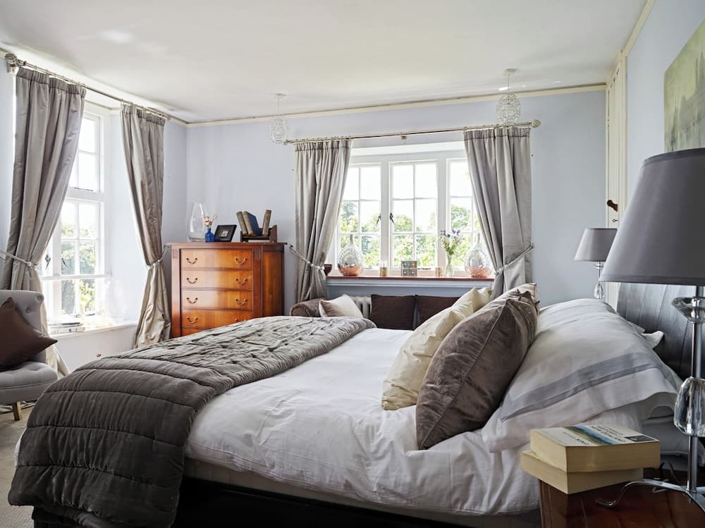 Drakestone House Manor With Breathtaking Cotswolds Views