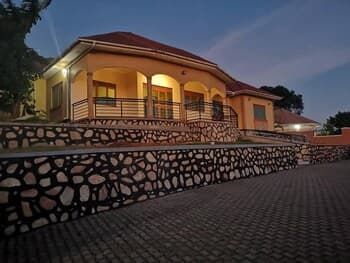 Lovely 5-bed House in Ndejje Kampala