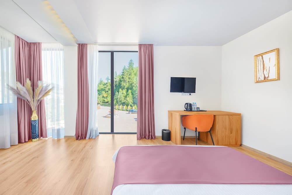 Solo Grand Boshuri Hotel