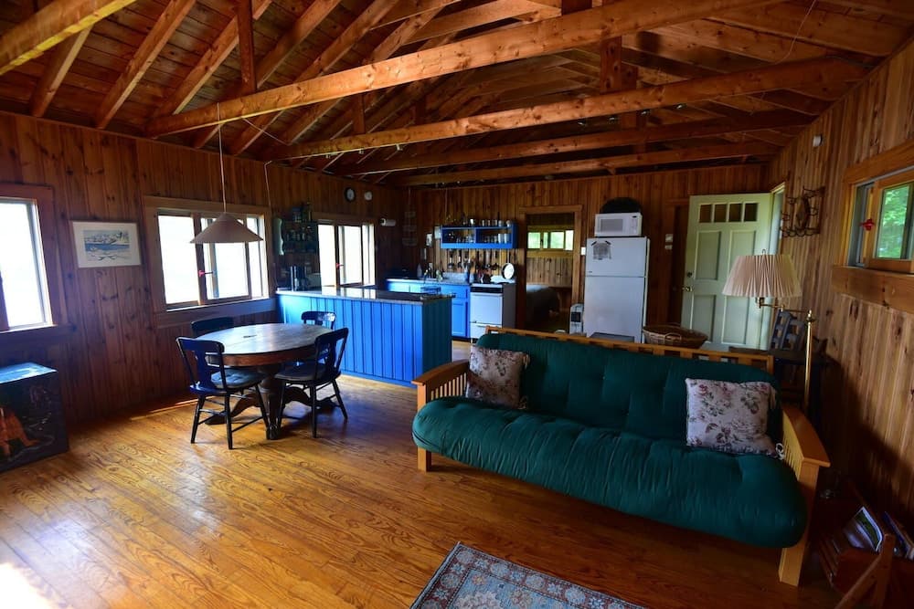 Cottage on Northwest Harbor