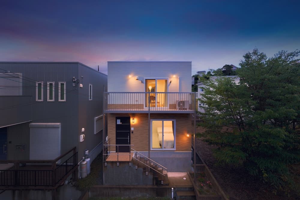 Crystal Besso Shirahama