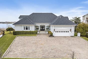 Monmouth Beach 4BR Villa on the Water