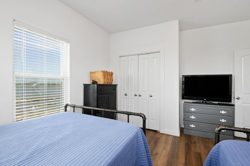 The Peach Pelican 3 Bedroom Home by RedAwning