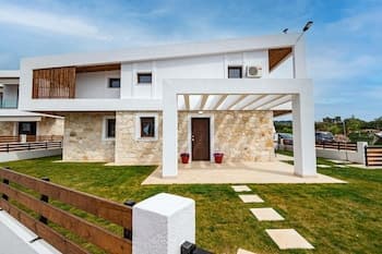 Bonas Maisonette No1 By Travel Pro Services