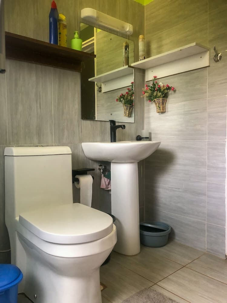 Stunning Karen Home With Modern Amenities