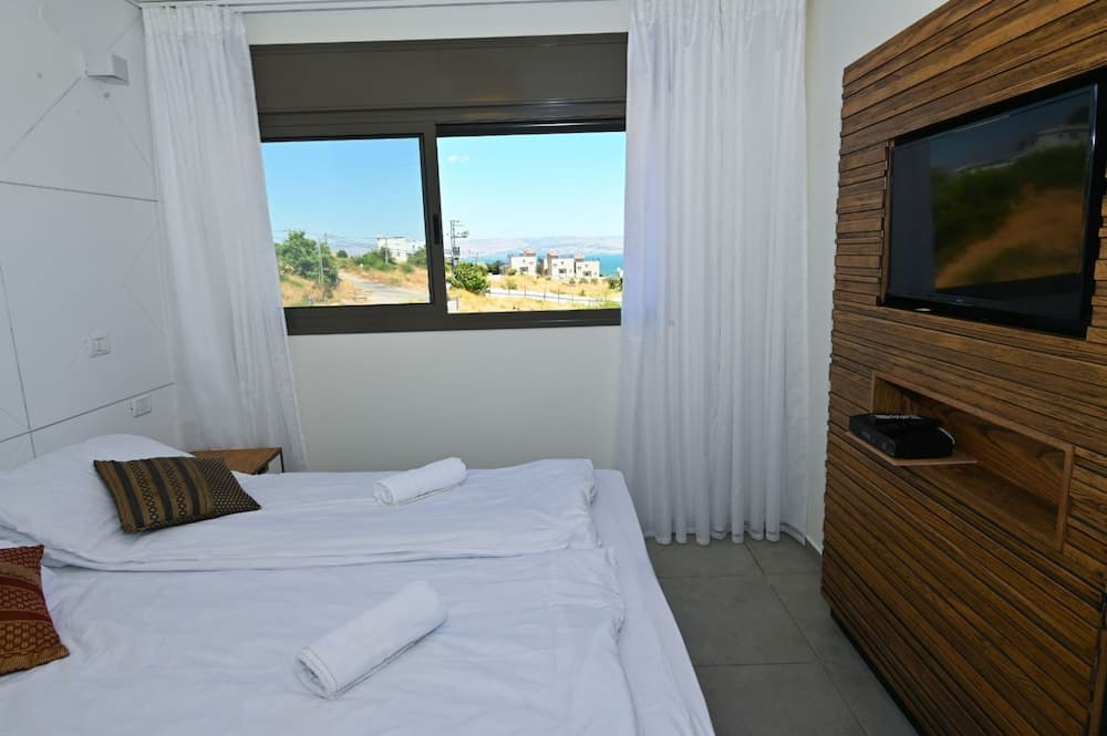 YalaRent Magdala Resort - Luxury Suites with Pool or Jacuzzi with Sea View