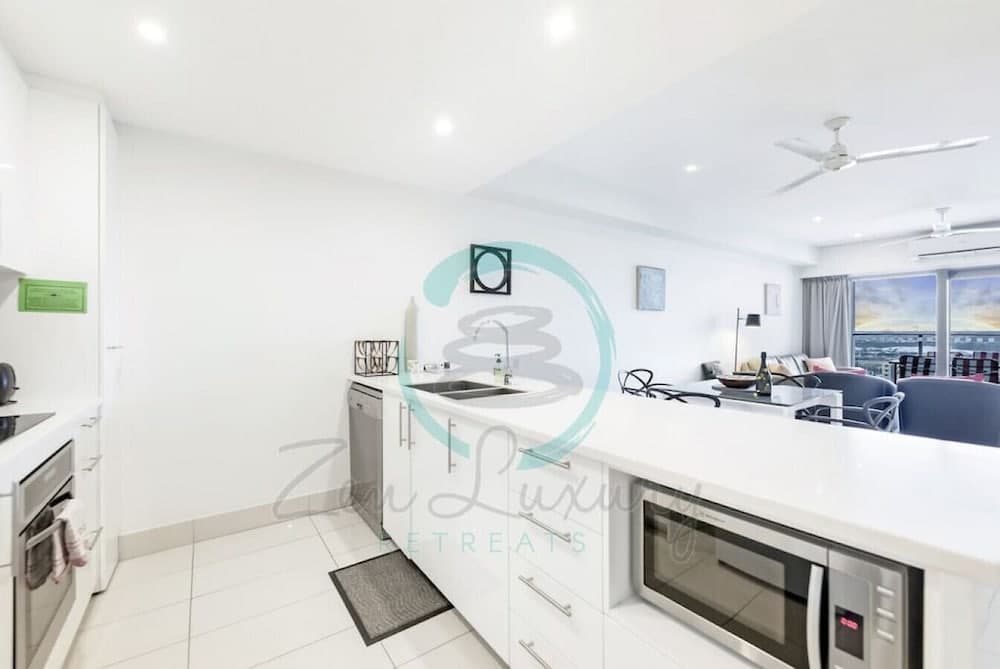 ZEN OCEAN REEF - Cozy 2BR Sea View Apt