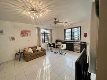 Very Modern one bed Apartment in Tema, Community 6