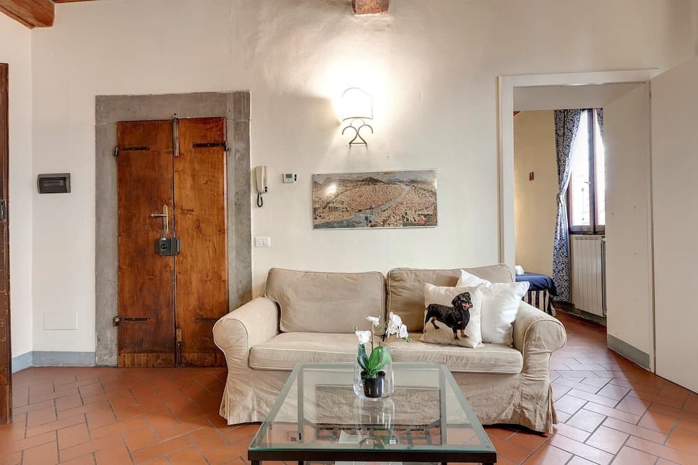 Leoni 10 in Firenze With 1 Bedrooms and 1 Bathrooms