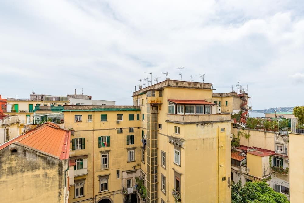 Jude s Roof at Chiaia