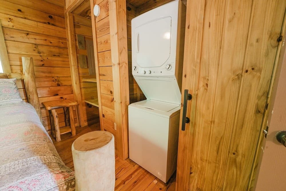 J Willy's Refuge 2 Bedroom Cabin by RedAwning