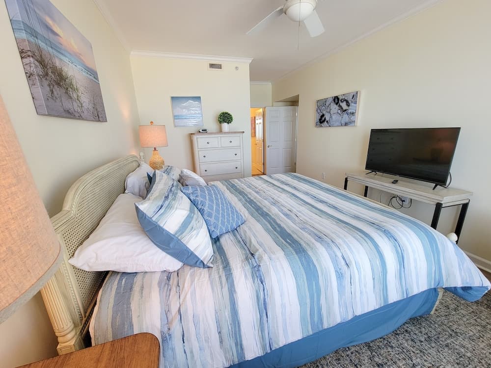 1104 Margate 3 Bedroom Condo