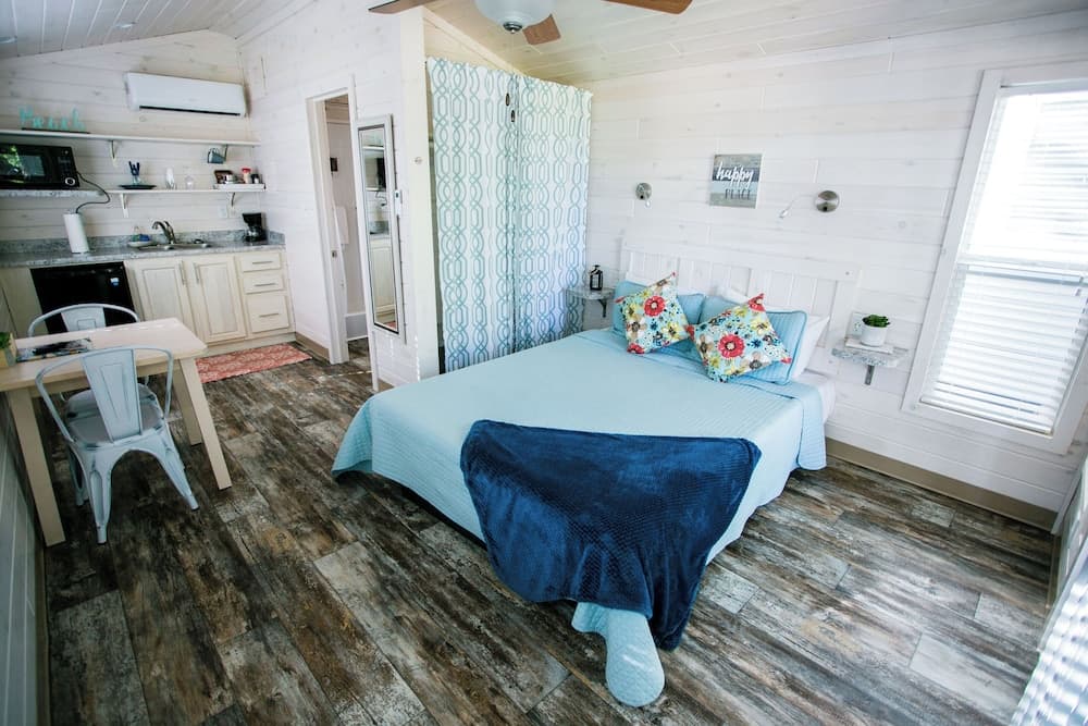 Long Cove Resort near Charlotte Airport