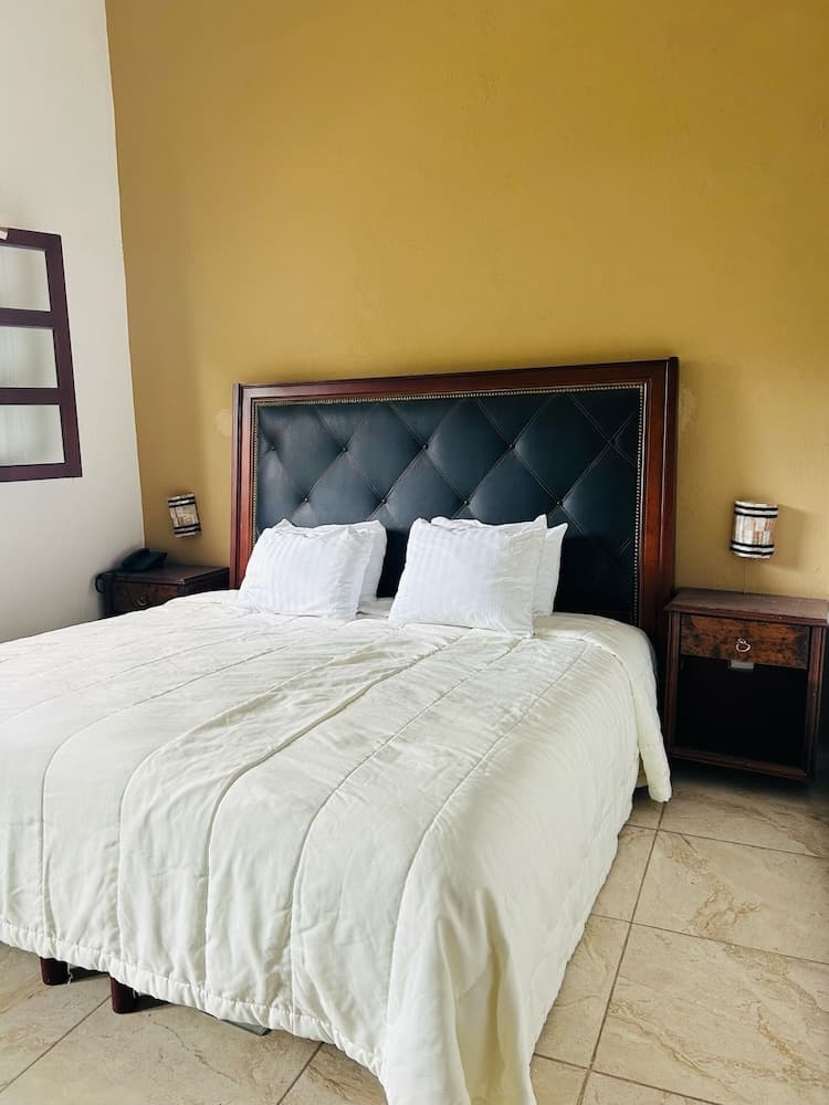 Hotel Hacienda Villa Victoria