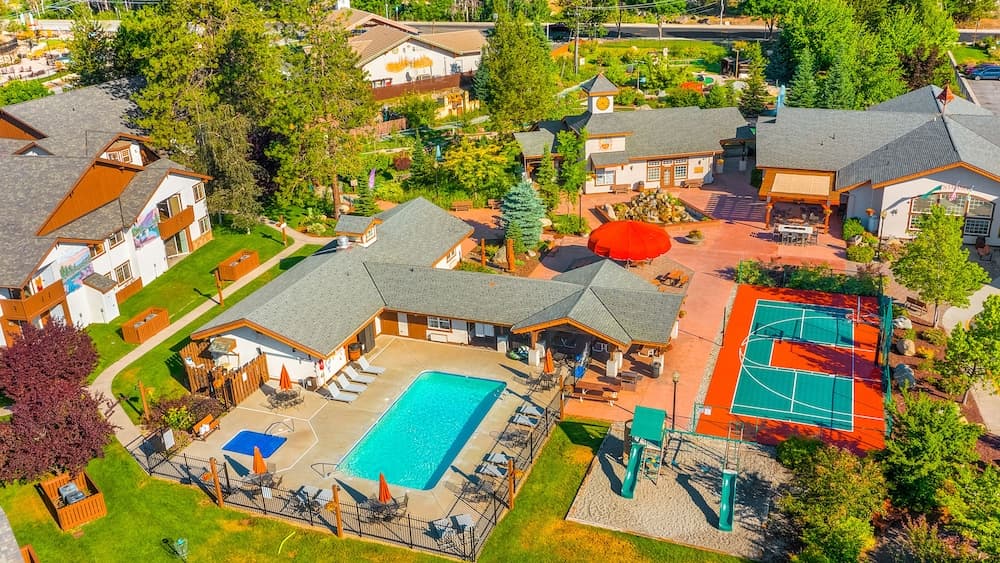 Snowstorm Studio on Icicle Village