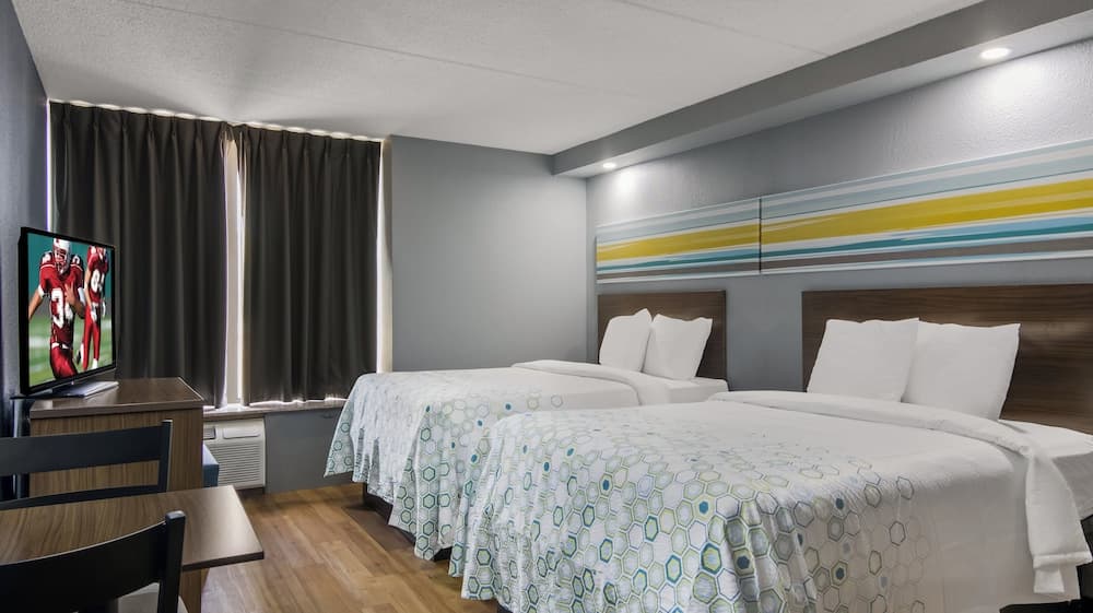 HomeTowne Studios by Red Roof & Conference Center Chicago – N Aurora/ Naperville