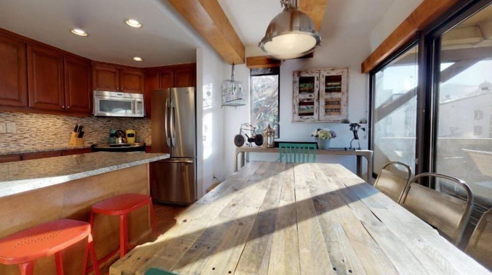 Landmark Condos 2 Bedroom in Lionshead Village