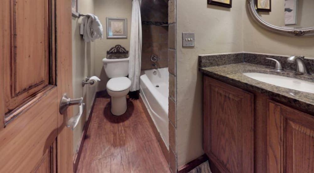 Lionshead Village - Landmark Condos 2 Bedroom