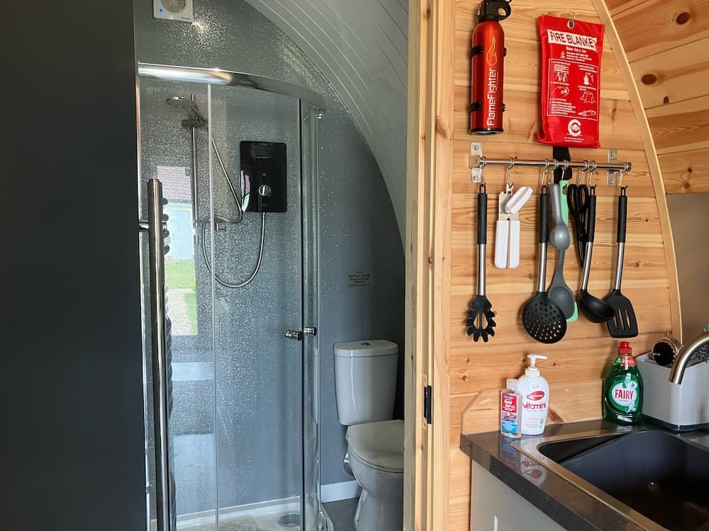 Luxury Glamping Pod With Hot Tub, Fees Apply