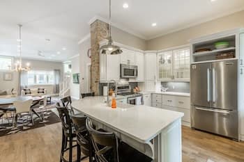 Perfect Multi-level Wicker Park Home With Parking! 4 Bedroom Home by Redawning