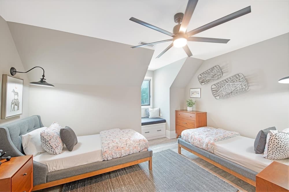 Sterling on Strawpocket