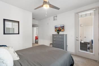 Chandler Gem - 2 Bdrm Apt Nr DT Chan-Gil