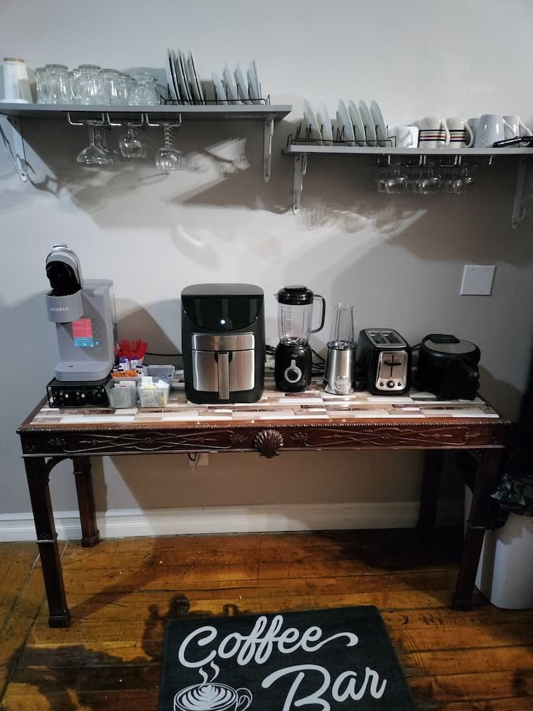 Downtown Detroit Loft - Fully equipped & Absolutely Gorgeous theme by RedAwning