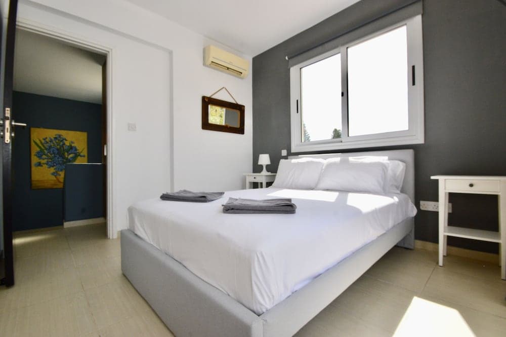 Villa Sleeps 8 With Private Pool