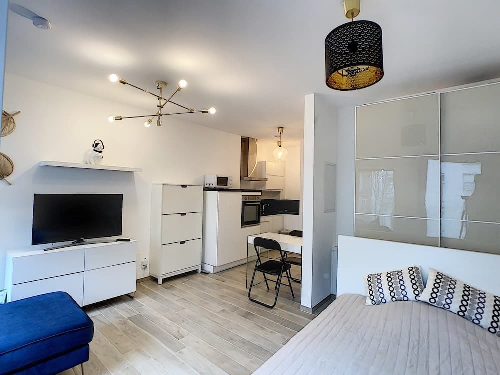 Brand New Studio in City Center