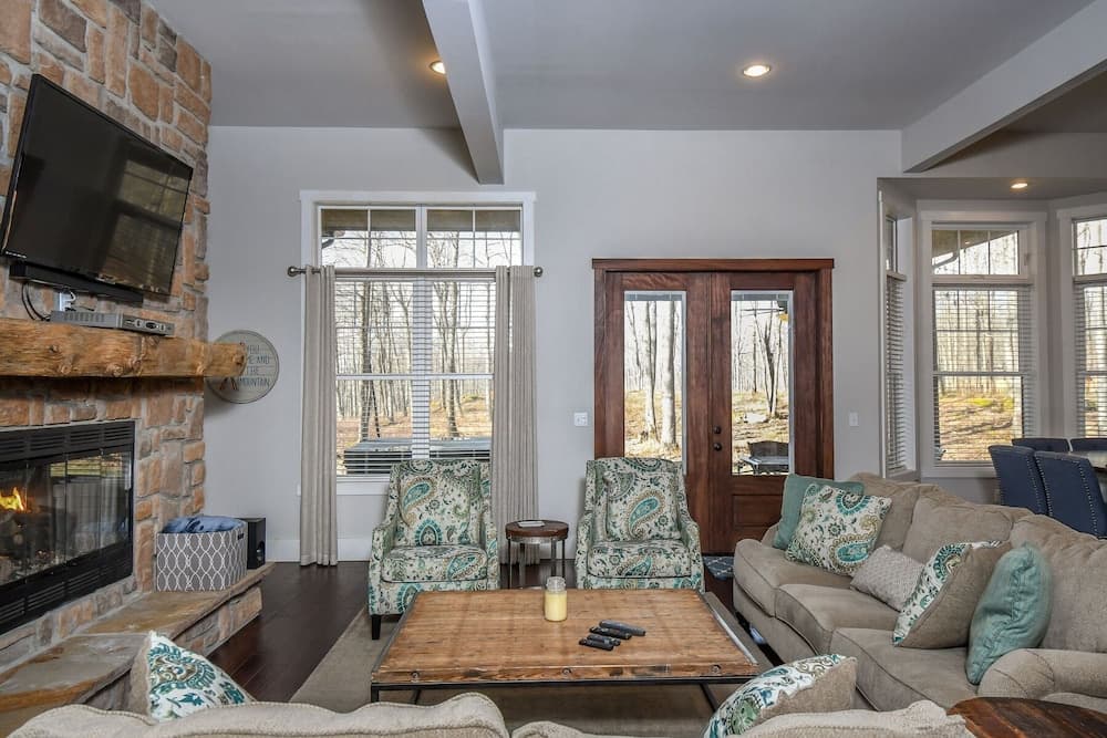 Biltmore Chalet by Taylor Made Deep Creek