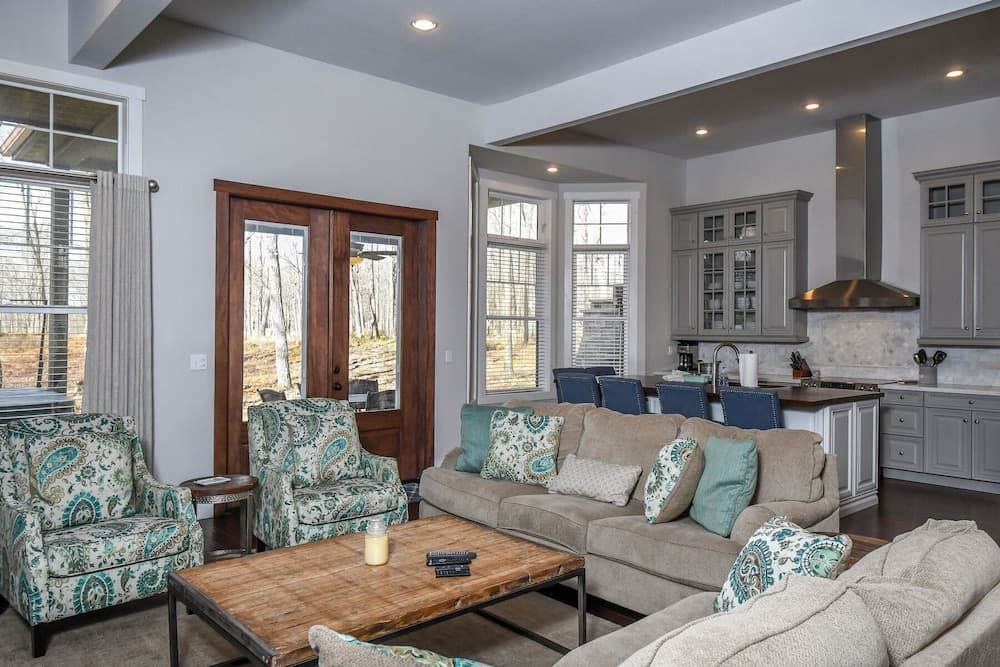 Biltmore Chalet by Taylor Made Deep Creek