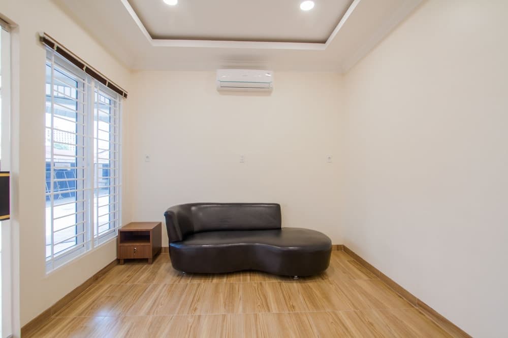 Hotel O Adam Malik Guesthouse Near Stasiun Medan