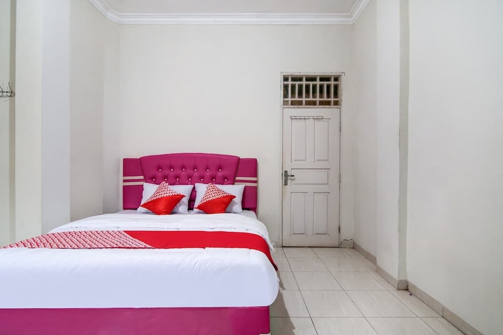 OYO 90942 Kost Syari'ah Panam