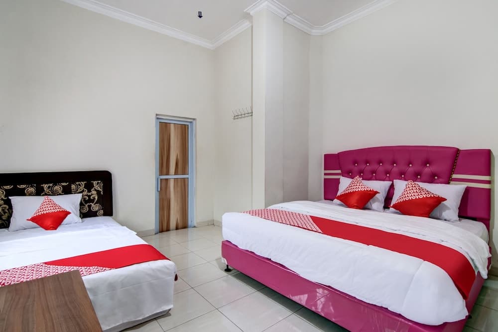 OYO 90942 Kost Syari'ah Panam