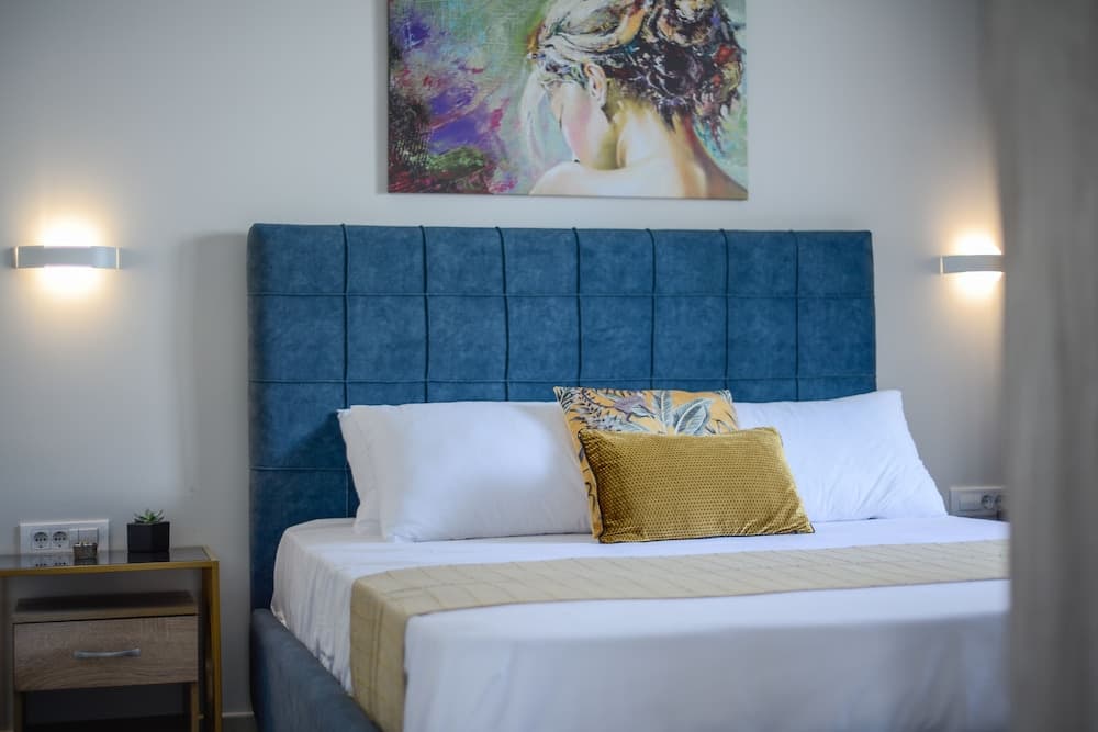 Alcmene Lux Apartment