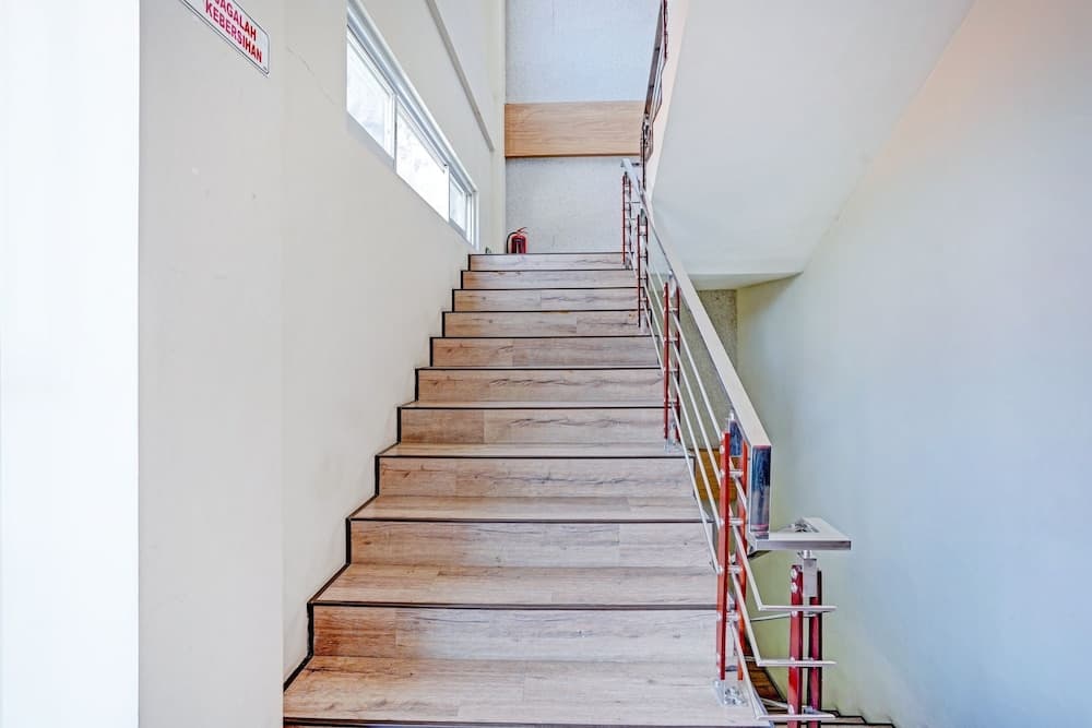 Super OYO Capital O 3905 Graha 100 Guest House Syariah