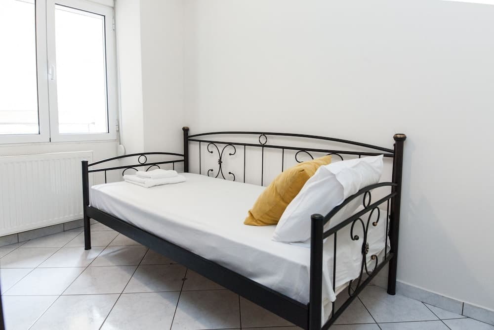 Home Away from Home 2 Bd Apt in Zografou