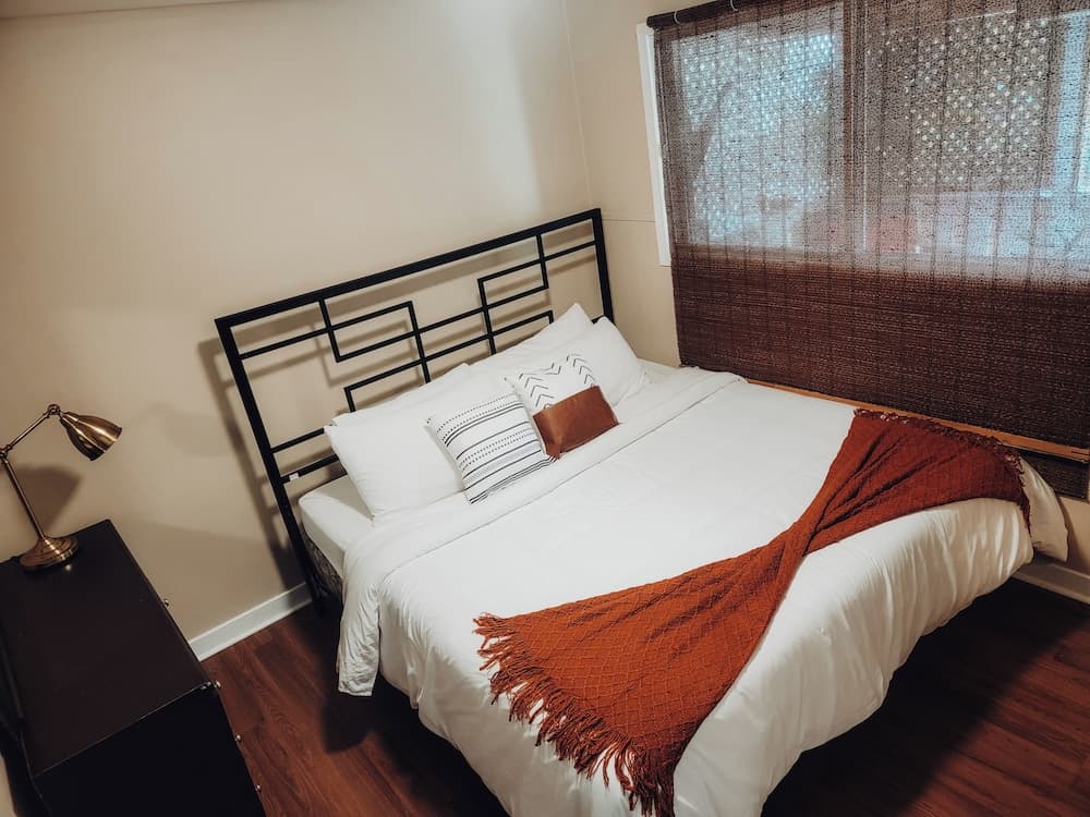 Family House with Httb Playgr BBQ Firept