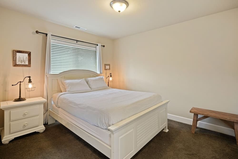 Geary Getaway 3 Bedroom Home by RedAwning