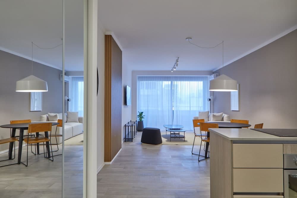 Nido at Recoleta Deco