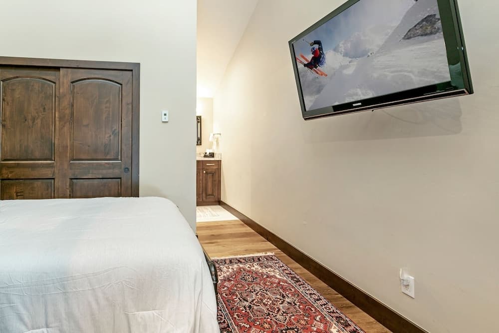 Vail Point 29 3 Bedroom Townhouse by RedAwning