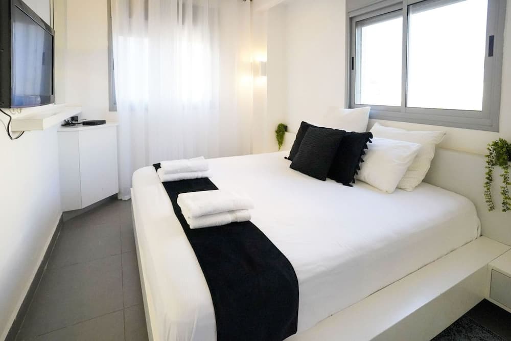 YalaRent Hilltop Penthouse- Private Pool