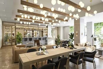 Luxe High Rise off of Rainey -12th Floor