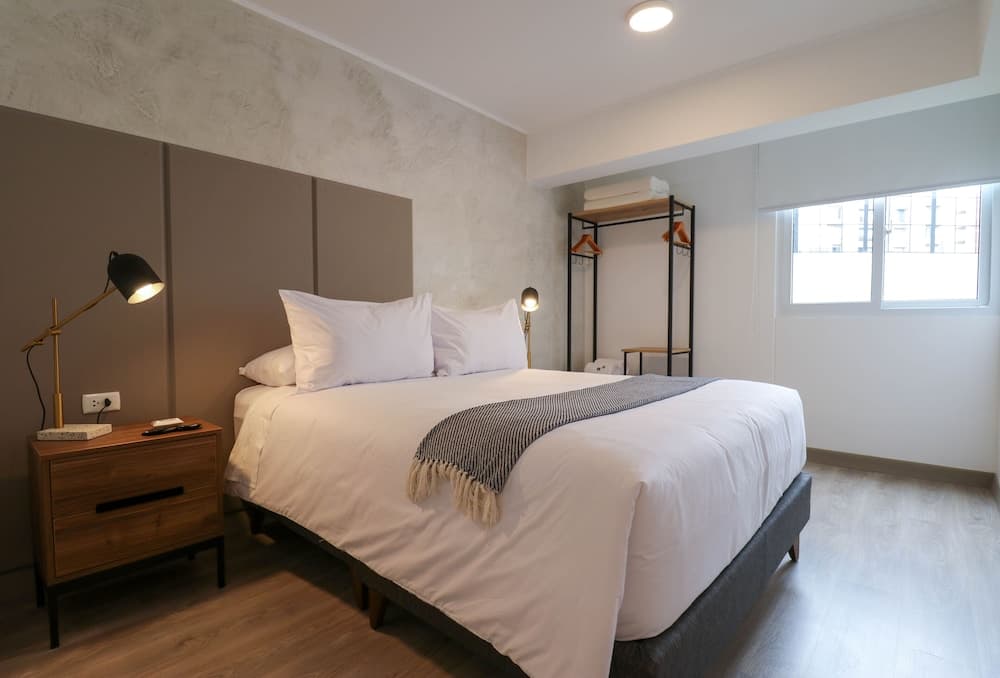 Wynwood Kennedy in Miraflores